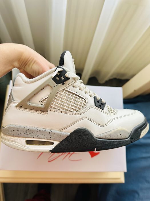 Adidasi Jordan 4 - marime 39