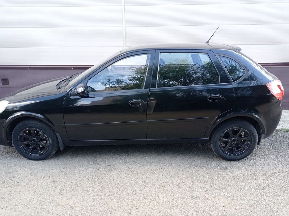 Лифан Бризз в отличном состоянии.