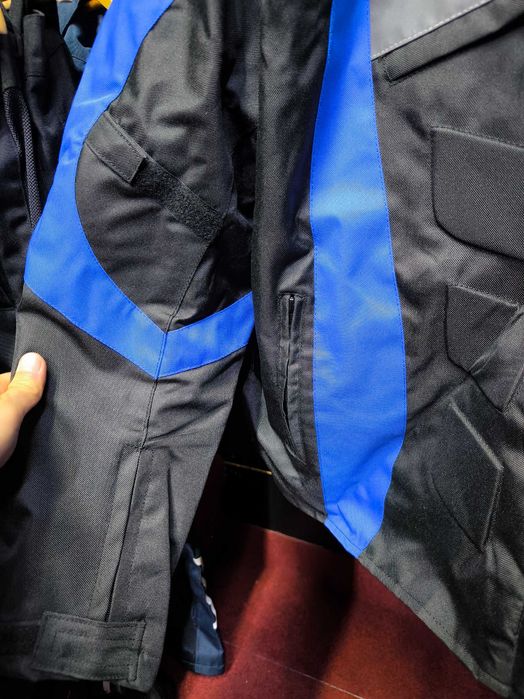 Geaca moto iarna NOUA, impermeabila, protectii umeri coate si spate
