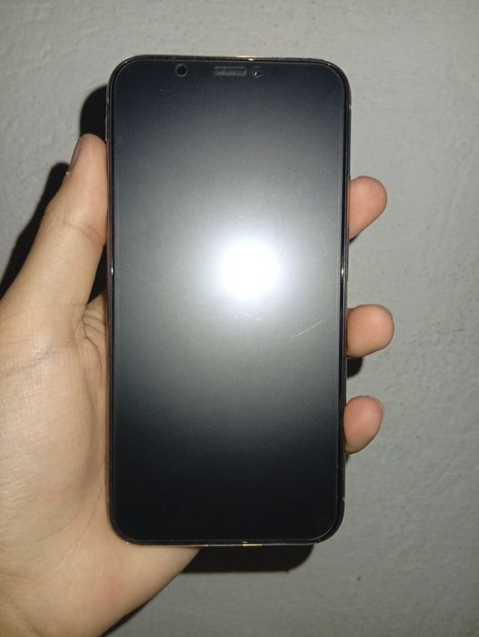iPhone Xs не вскрывался