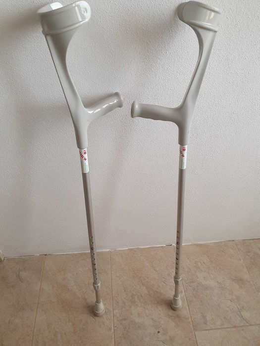 Vand carje ortopedice / medicale