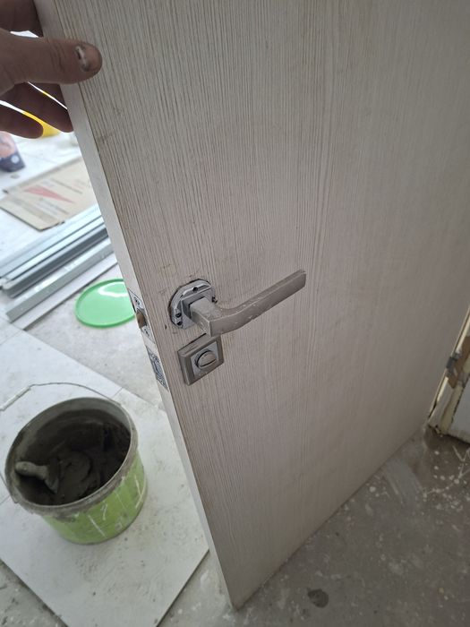 Продаётся дверь ,межкомнатные