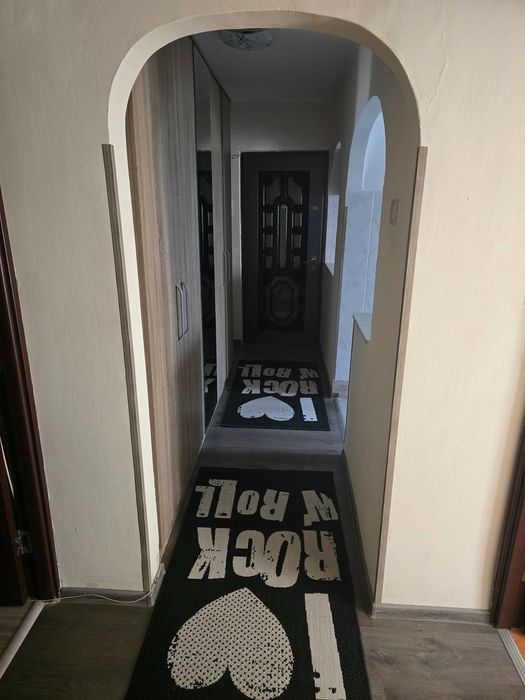 Apartament 2 camere Carpati II, et. 2