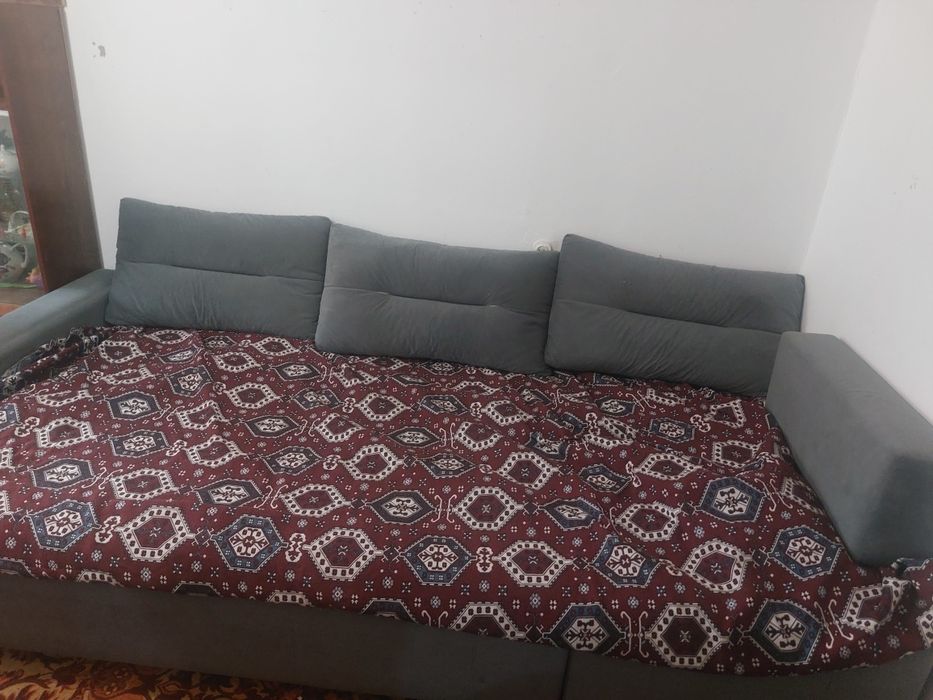Срочно продам  диван