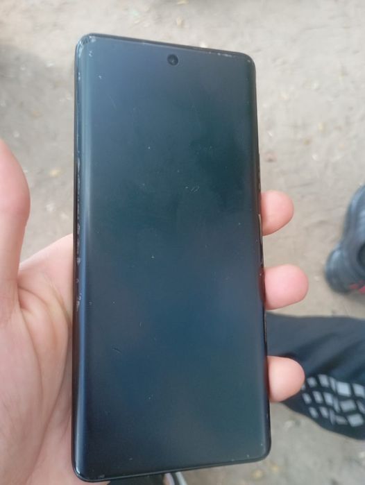 Продаю телефон HONOR 50