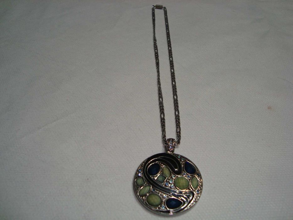 Дизайнерски цветни висящи колиета - САЩ