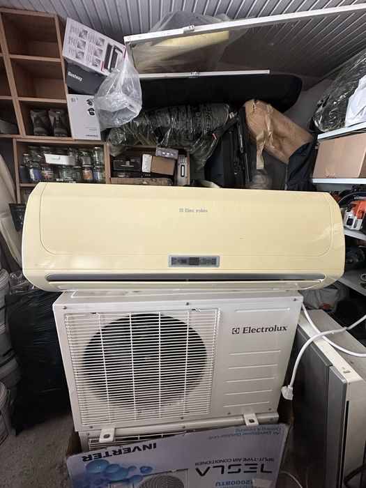 Aparat clima electrolux 12000 doua bucati