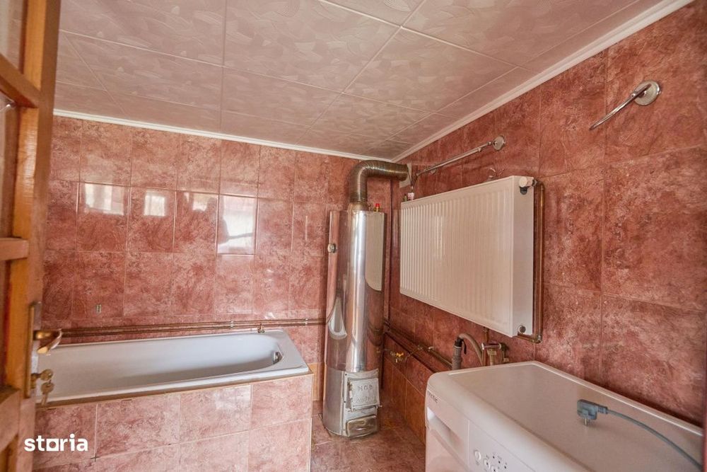 Casa individuala  Leresti la strada principala+ teren 831 mp, utilitat