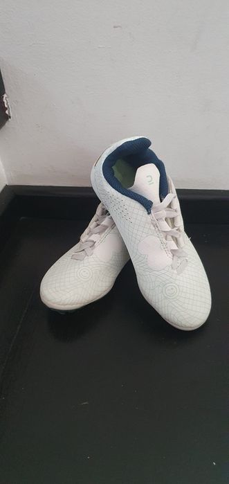 Vând ghete fotbal de copii