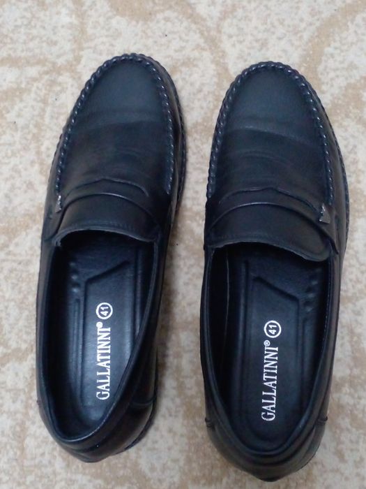 Мужские туфли продается