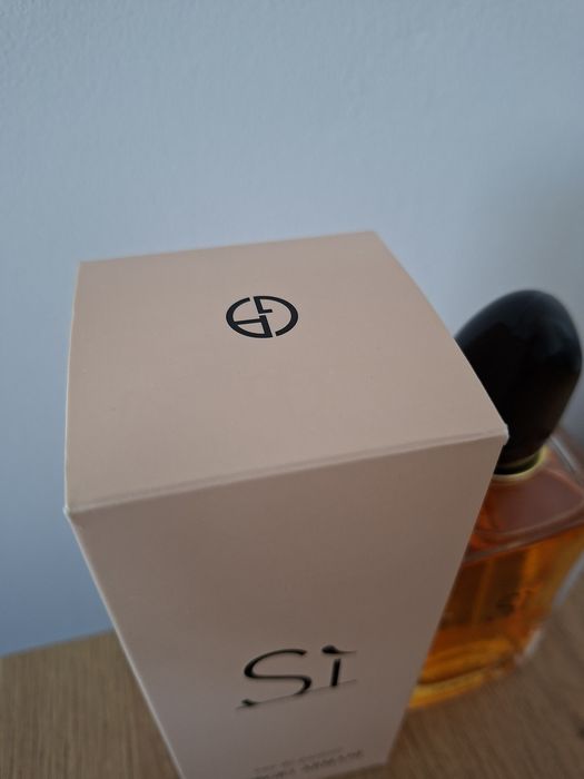 Giorgio Armani Sì parfum femei nou