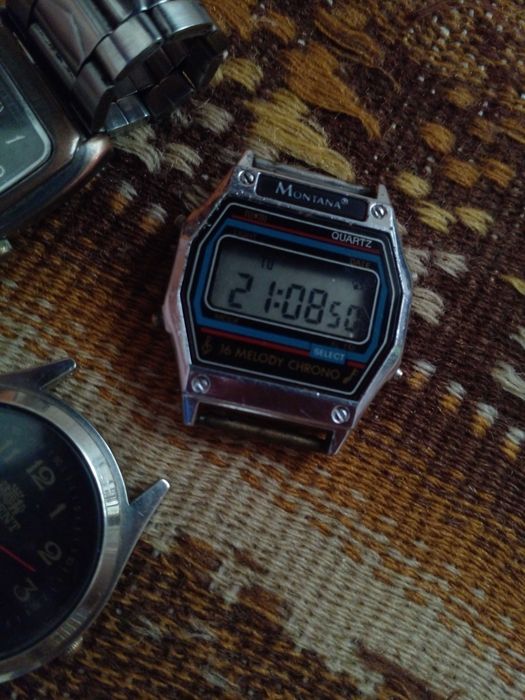 Продам часы срочно!