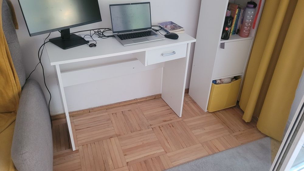 Birou mic alb din Pal