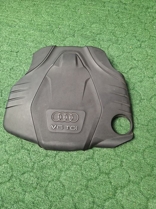 Vând capac motor audi A7