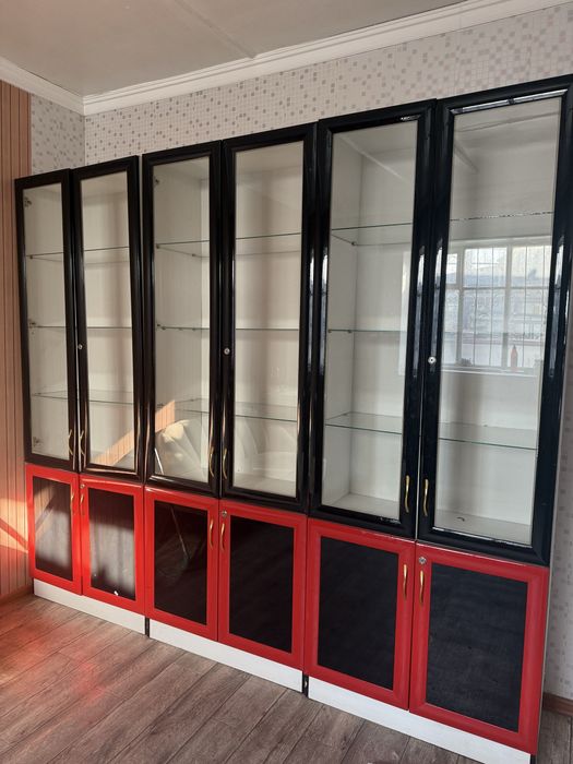 Шкаф витрина 3 штуки