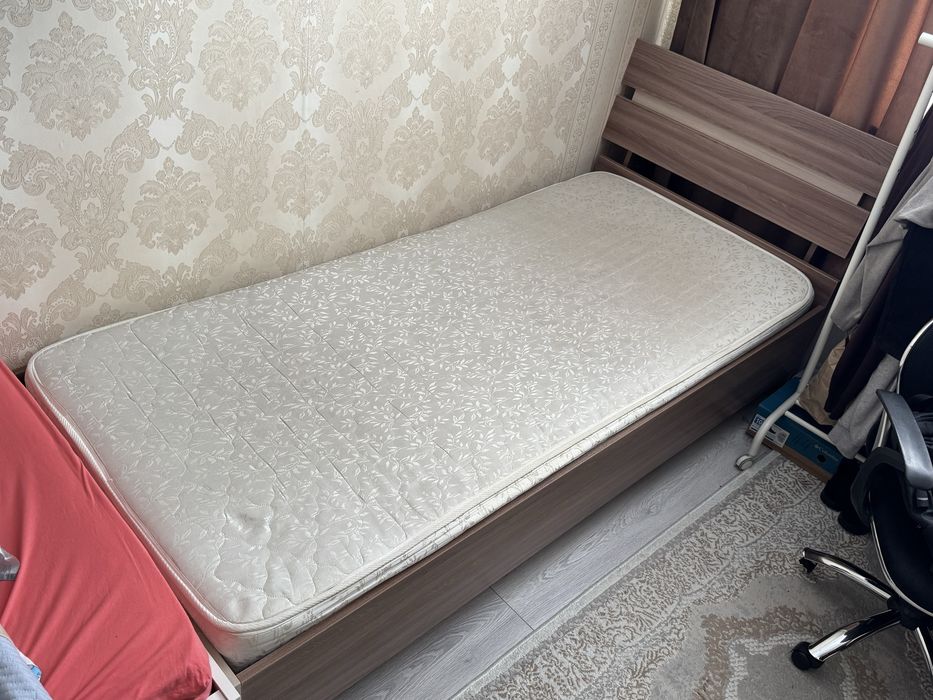 Кровтаь односпальная