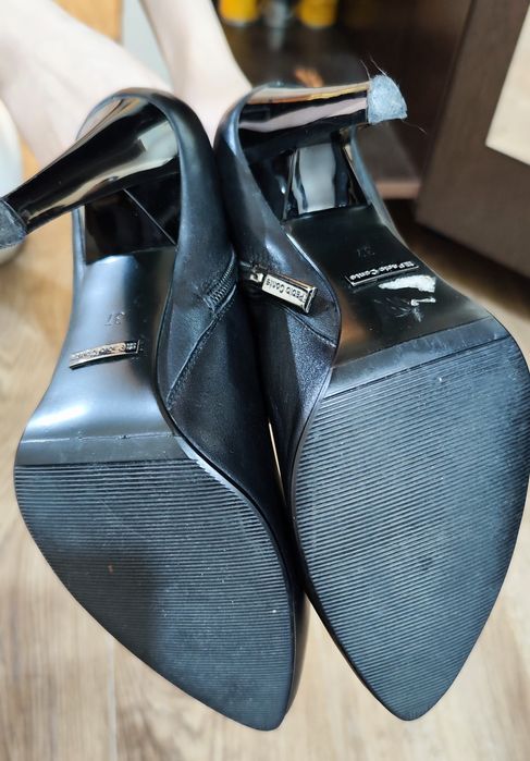 Полусапожки продаются