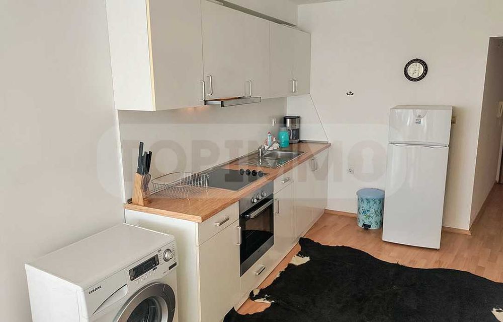 Двустаен апартамент с уникална морска гледка в град Бяла