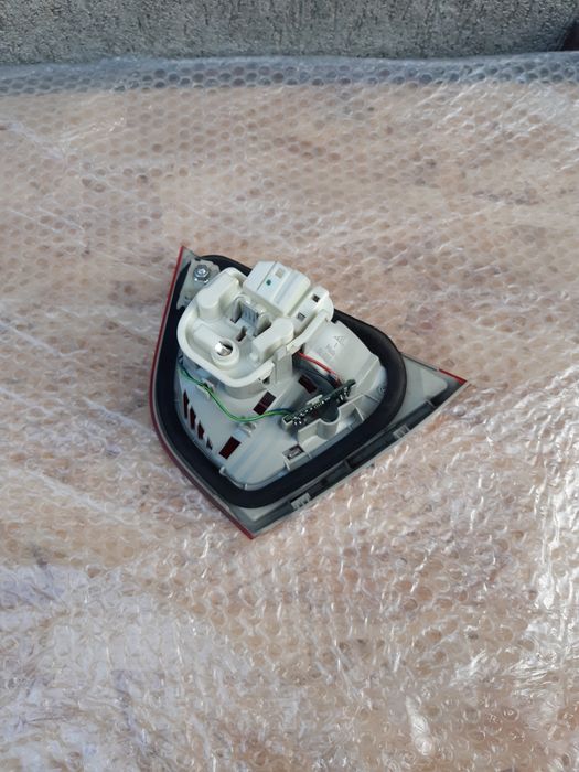 Stop Tripla Lampă stanga pe hayon bmw seria 3  E90 facelift 2009 -2012