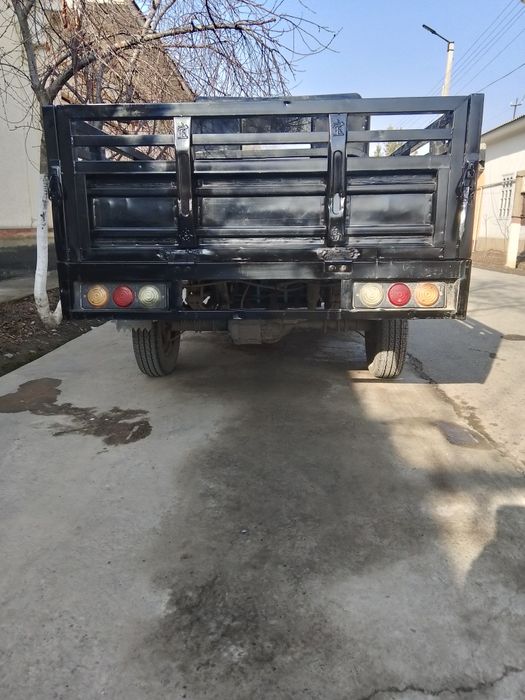 Pul zaril . 1 tonnalik elektr skuter sotiladi.