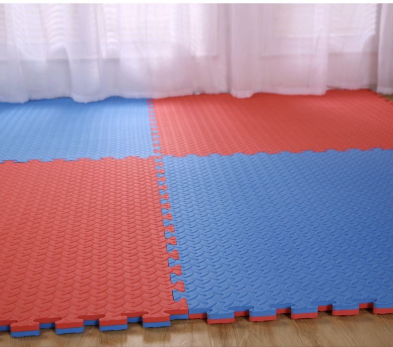 Татами (мягкое покрытие) для спортзала / тренировок.