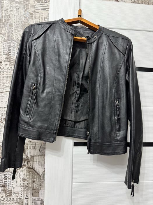 Продам  меховую жилетку