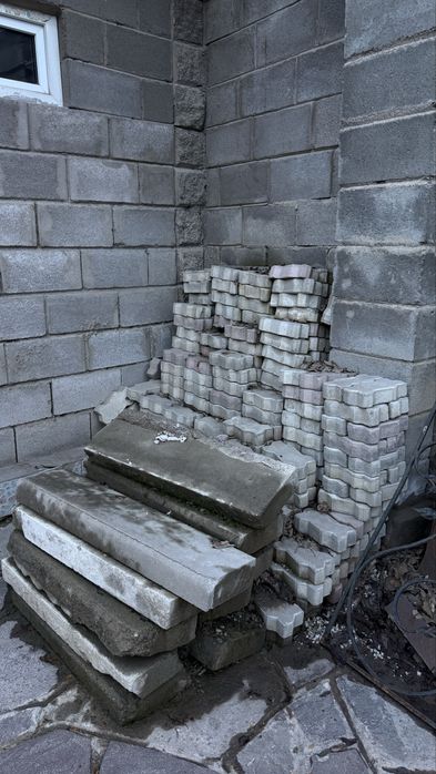 Продам брусчатку, б/у, состояние удовлетворительное. Самовывоз.
