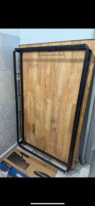 Продам деревянный стол