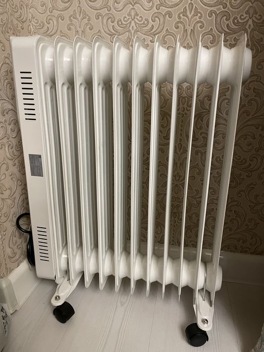 Масляный обогреватель AVA AVH-11N белый