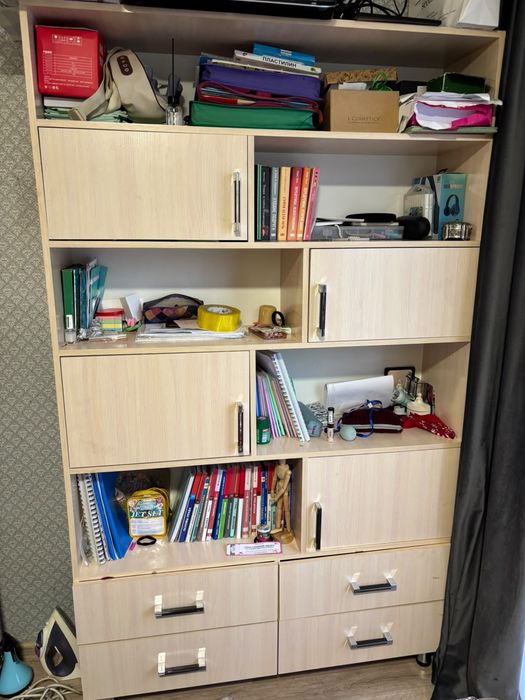 Продам книжный шкаф