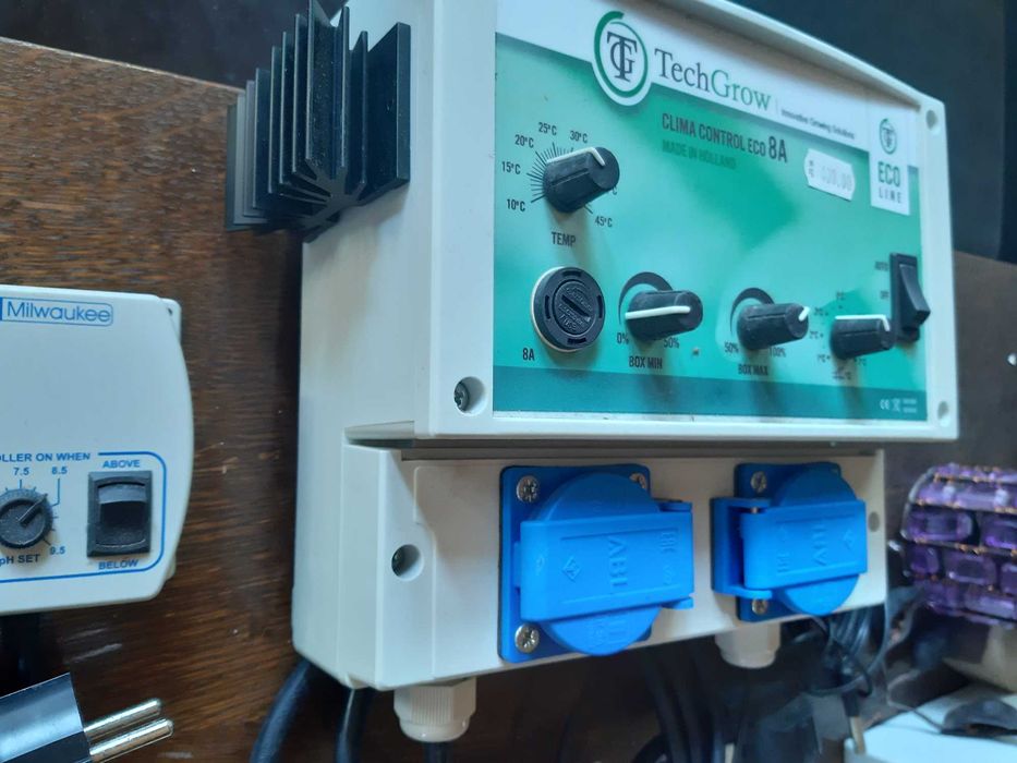 TECHGROW CLIMA CONTROL ECO 8A контролер за 2 вентилатора