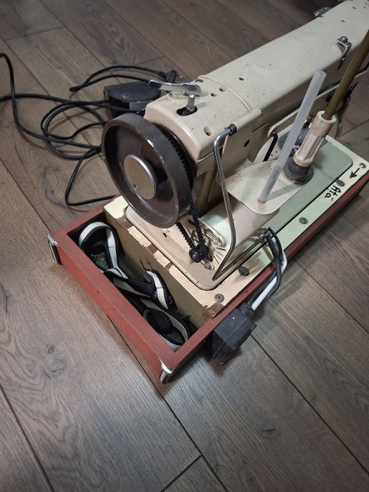 Masina de cusut semiprofesionala Brother