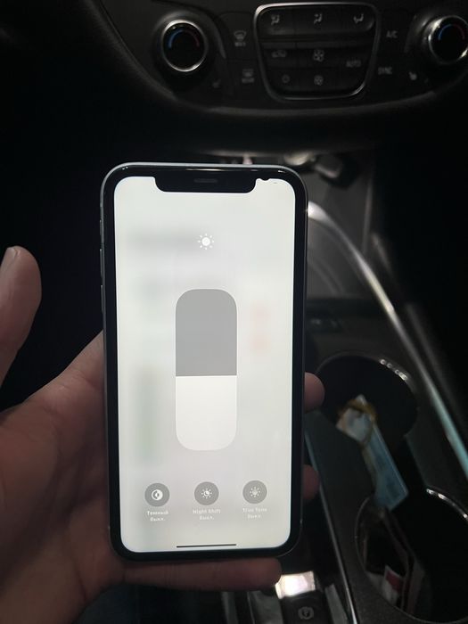 iPhone XR 64 GB yaxshi