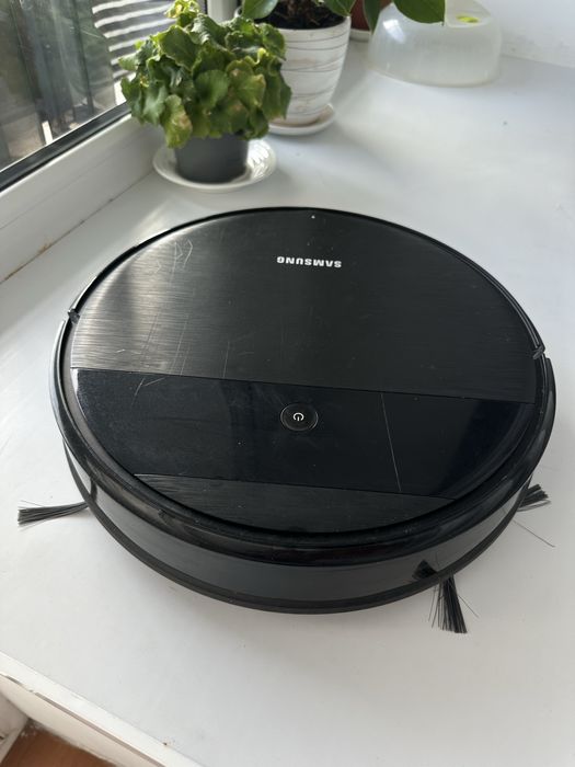 Робот-пылесос Samsung VR05R5050WK