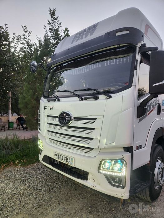 FAW Тягач Сотилади
 Йили: 2022