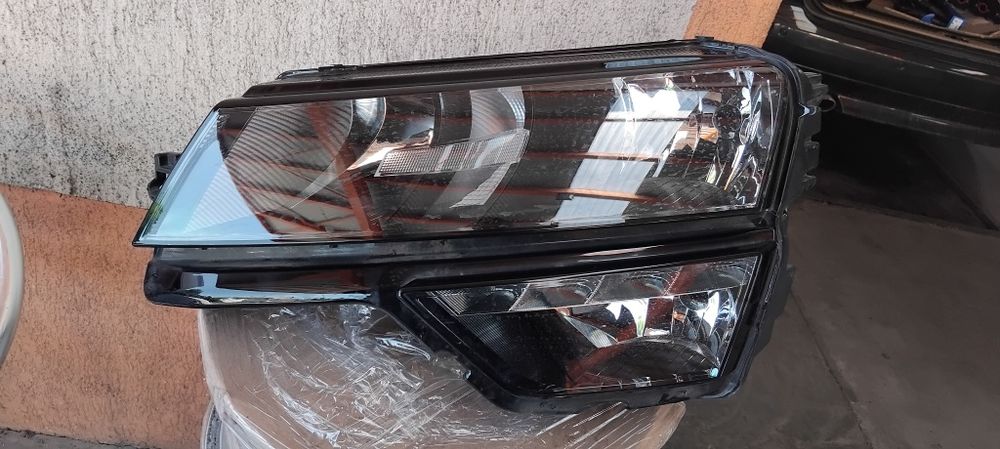 Продавам ляв фар за Skoda Karoq, Шкода Карок, Škoda Karoq оригинален