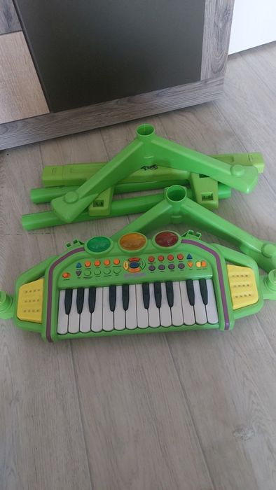 Синтезатор 2000 в хорошем состоянии