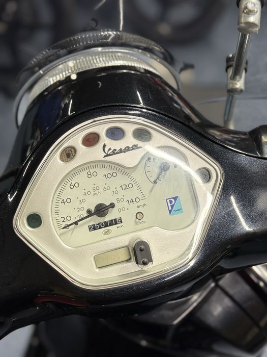 Piaggio  Vespa lx 124 2006 - 125cc - 25.070km