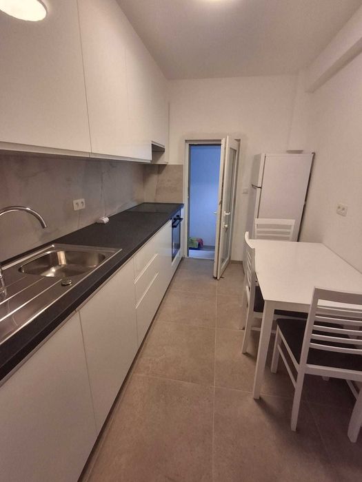 Inchiriez 2 camere central zona hotel Balada