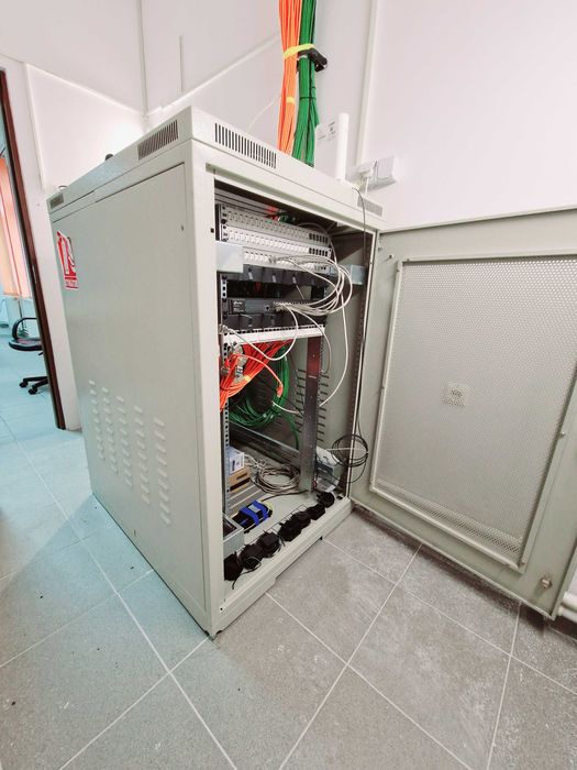 Cabinet/Dulap Server Rack, 19" 24U