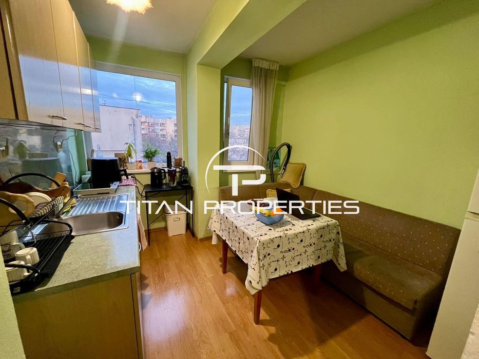 Двустаен апартамент за продажба в Центъра