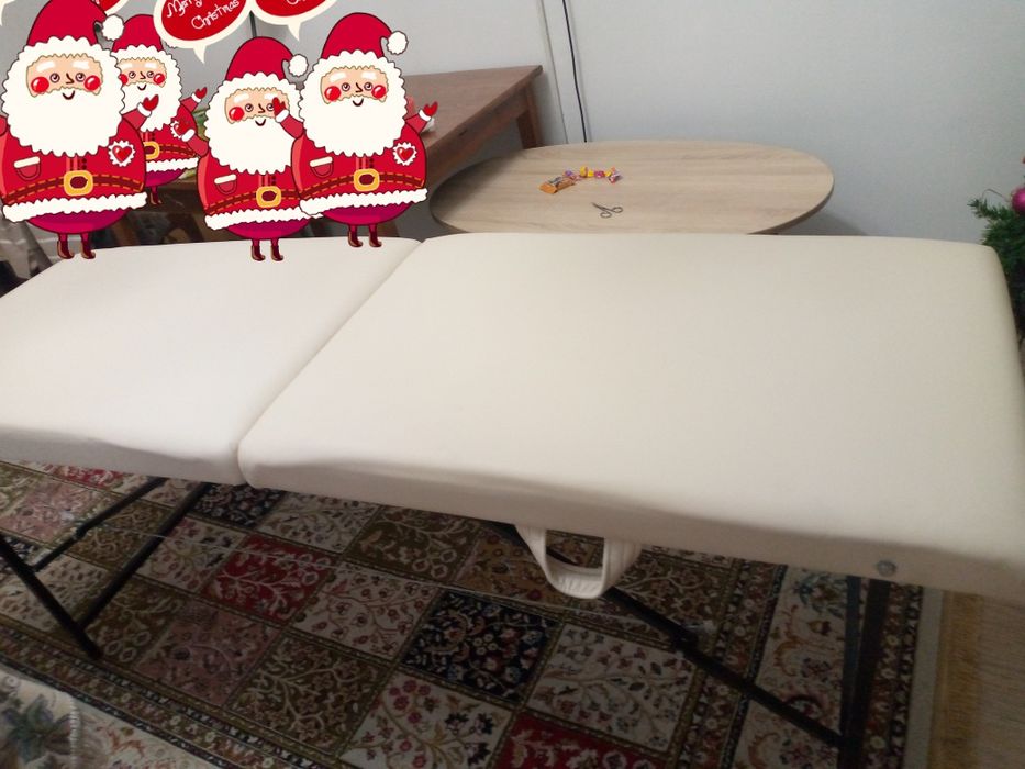 Массажная кушетка продам.