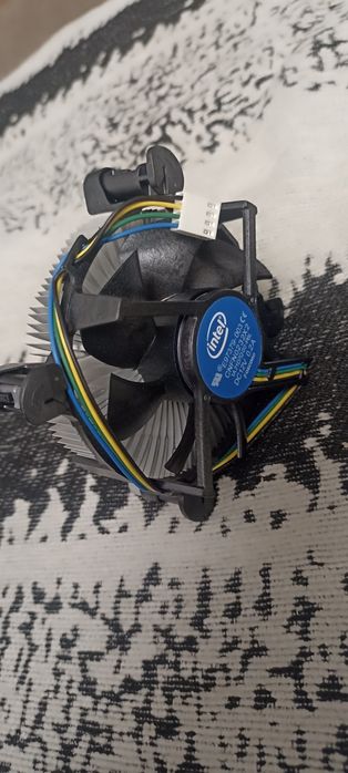 Продам оригинальный кулер Intel (LGA 1151 / 1150 / 1155)