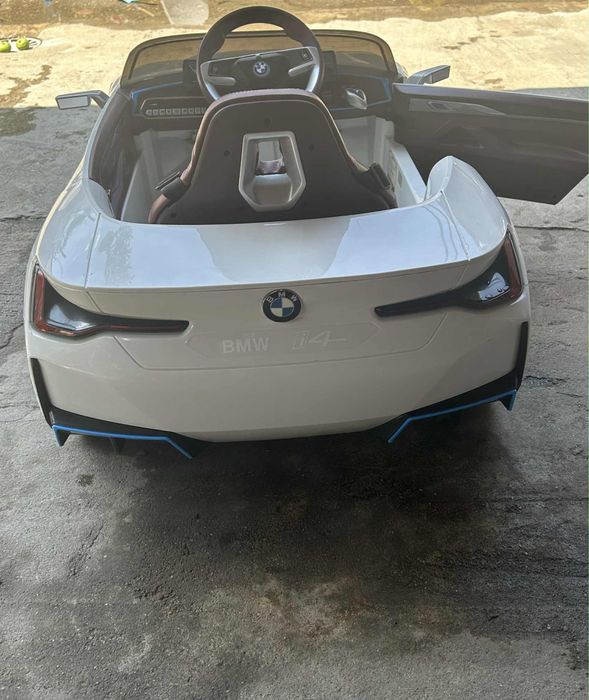 Masinuta electrica pt copii BMW i4