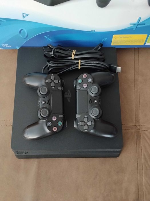 Playstation 4 slim