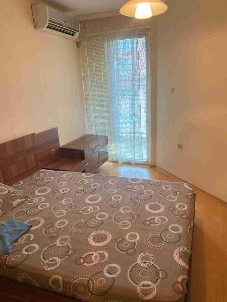 Дава се под наем Двустаен апартамент в Бургас, Център - 60 кв.м за 433.5 € - Снимка #2