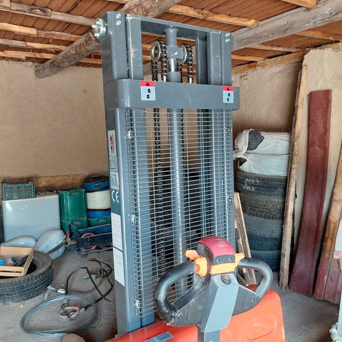 Электрический штабелер