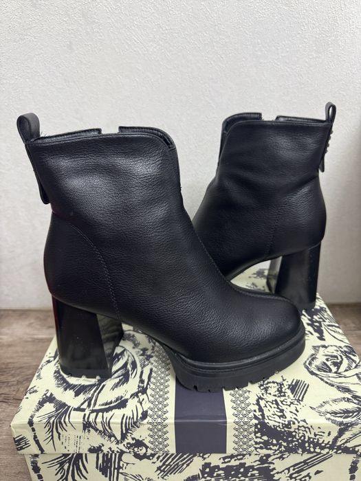 Полу сапожки женские