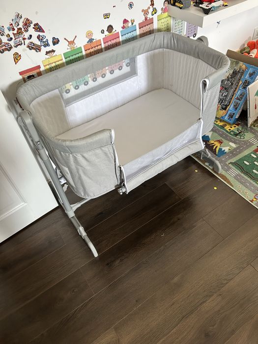Patut co sleeper cu leagan