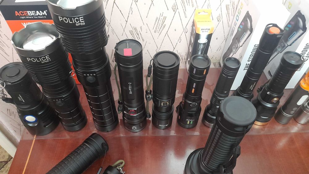 Lanterne , proiectoare puternice zoom acumulator raza 100-900metri